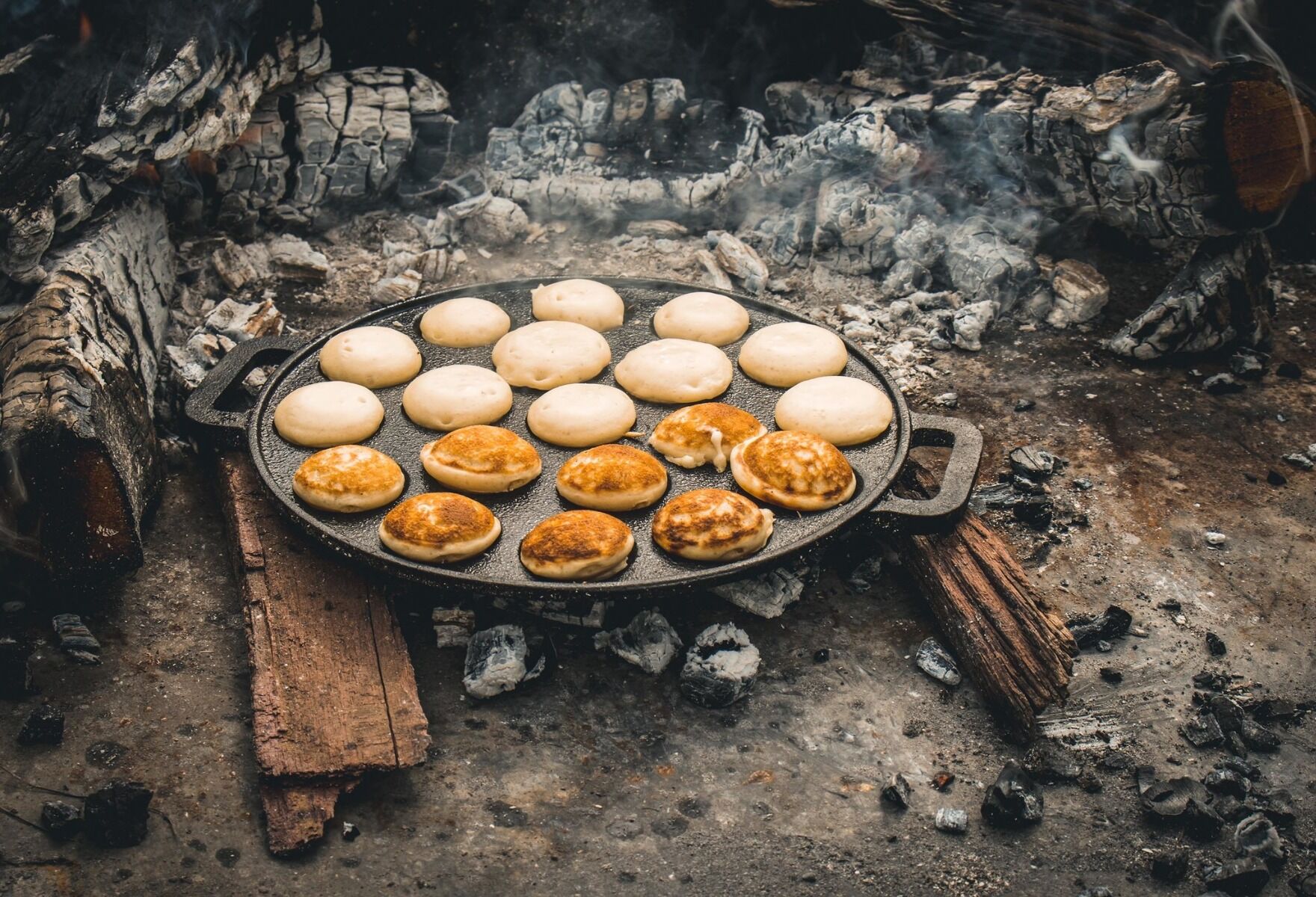 The Windmill Mini pancakes pan